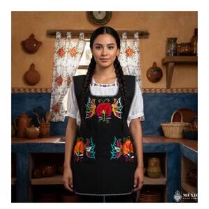 Embroidered  Smock Apron with Front Pockets –  Work & Home Apron 20 x 29 in
